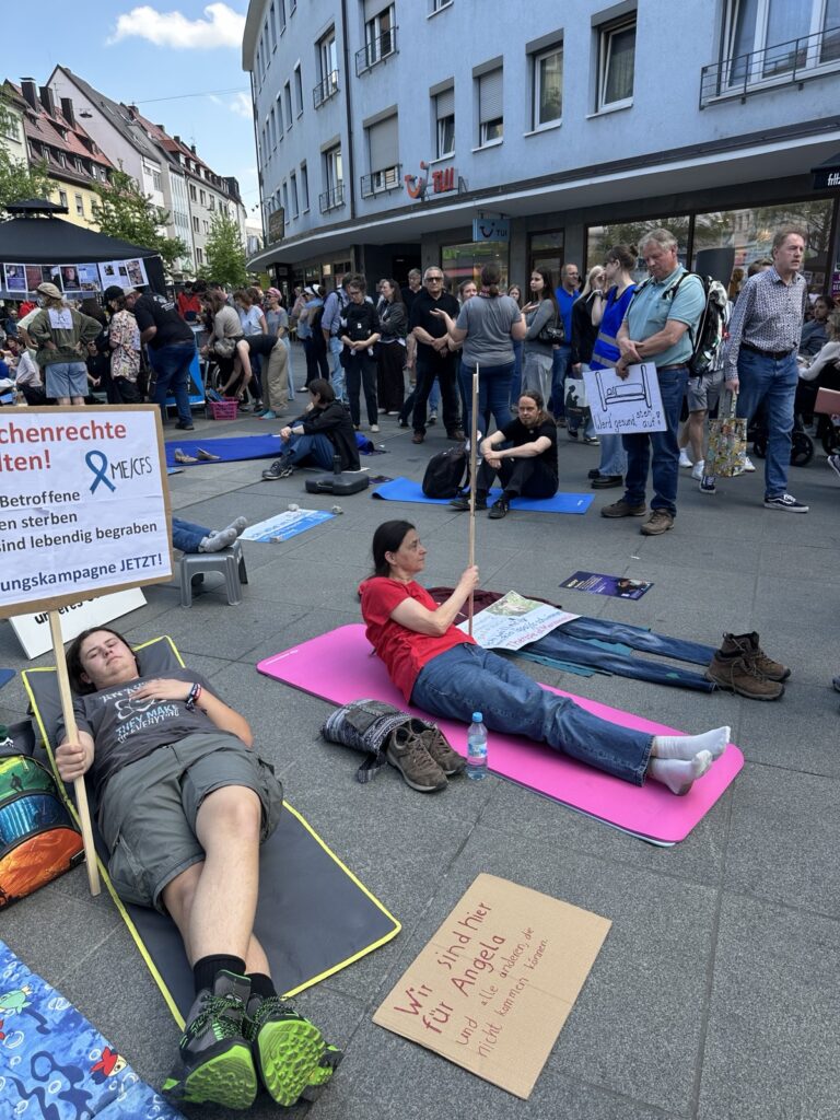 Liegend-Demo für ME/CFS in Würzburg (09.05.2026)